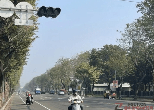 台湾无预警大停电，核电站直接停转，城市陷入混乱，多人被困电梯 