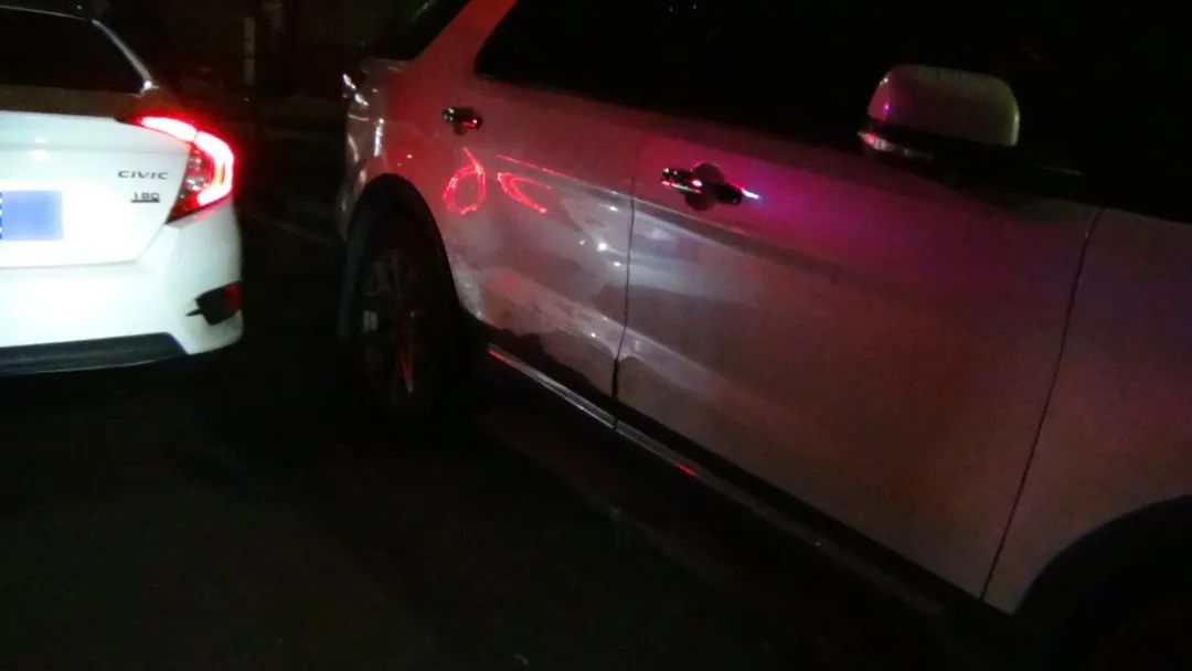 作死！醉驾司机冲卡逃逸，结果让人大呼舒服…(图11)